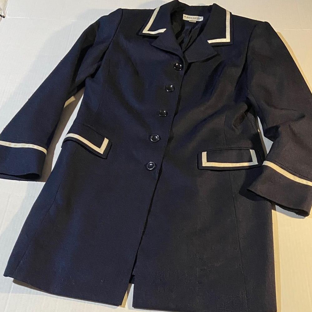 Elegant Navy Blazer with Cream Trim